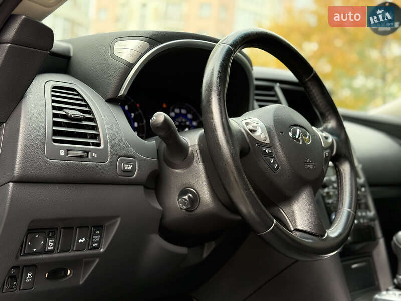 Внедорожник / Кроссовер Infiniti QX70 2016 в Тернополе фото 13 Внедорожник / Кроссовер Infiniti QX70 2016 в Тернополе