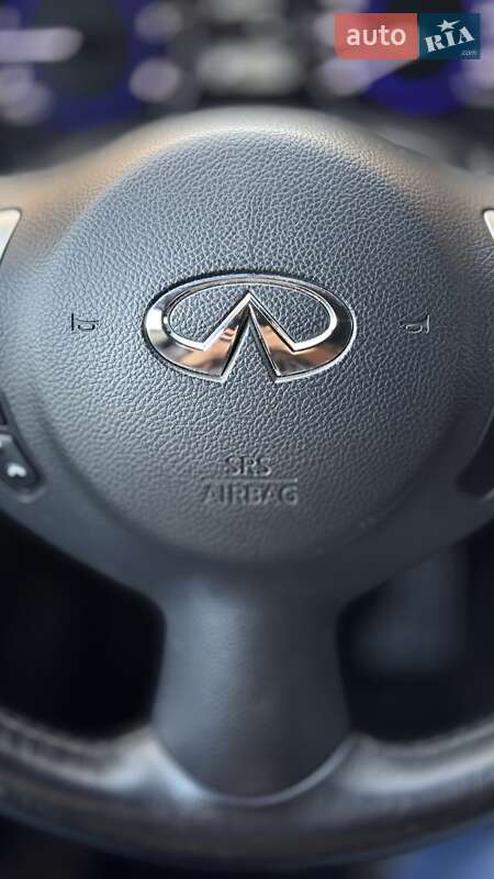 Внедорожник / Кроссовер Infiniti QX70 2016 в Одессе фото 17 Внедорожник / Кроссовер Infiniti QX70 2016 в Одессе