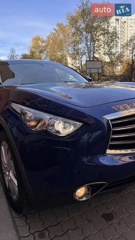 Внедорожник / Кроссовер Infiniti QX70 2016 в Одессе фото 36 Внедорожник / Кроссовер Infiniti QX70 2016 в Одессе