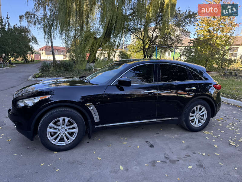 Позашляховик / Кросовер Infiniti QX70 2013 в Волочиську