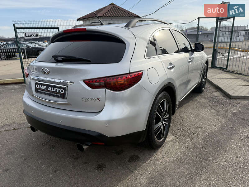 Внедорожник / Кроссовер Infiniti QX70 2015 в Киеве