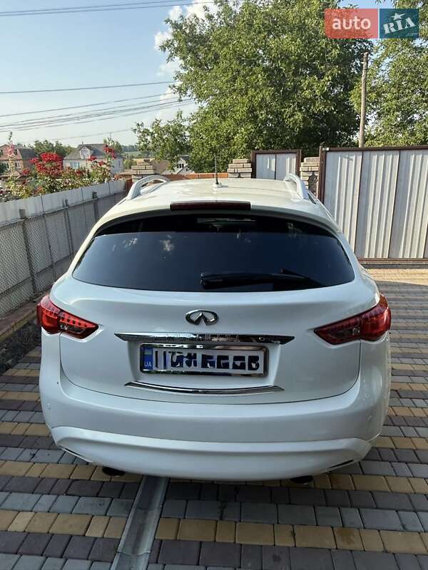 Внедорожник / Кроссовер Infiniti QX70 2015 в Киеве фото 7 Внедорожник / Кроссовер Infiniti QX70 2015 в Киеве