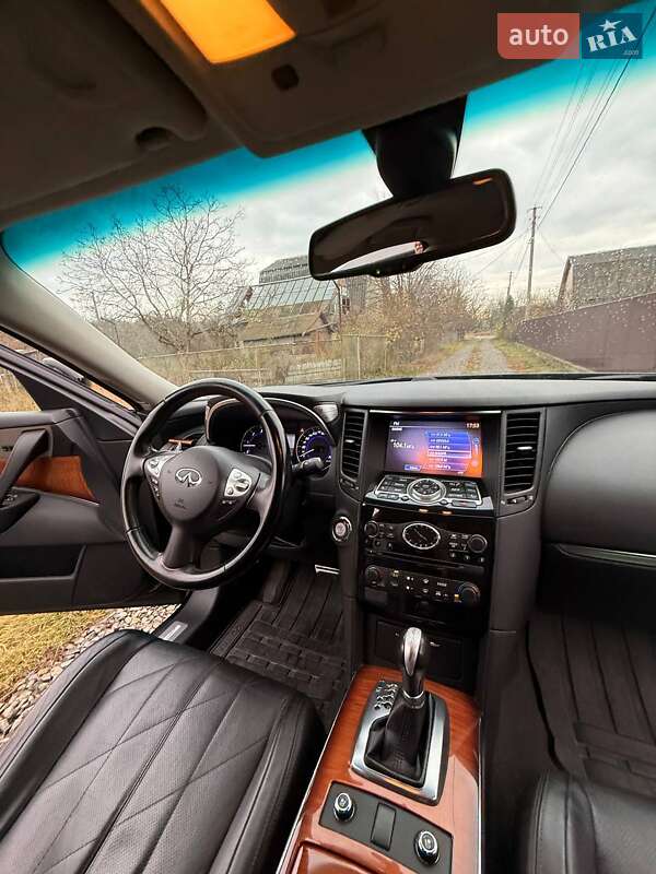 Позашляховик / Кросовер Infiniti QX70 2016 в Івано-Франківську