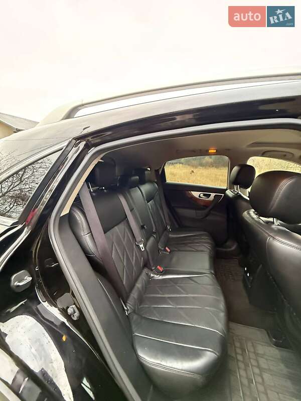 Позашляховик / Кросовер Infiniti QX70 2016 в Івано-Франківську