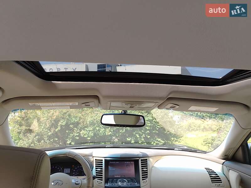 Позашляховик / Кросовер Infiniti QX70 2014 в Києві