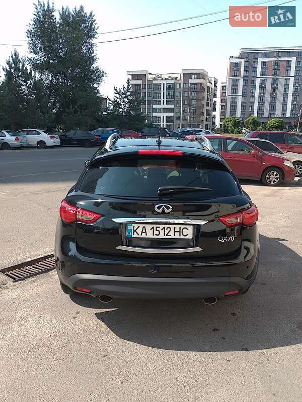 Позашляховик / Кросовер Infiniti QX70 2014 в Києві