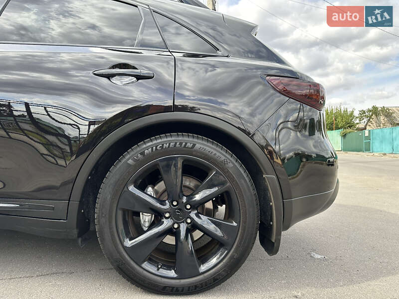 Внедорожник / Кроссовер Infiniti QX70 2013 в Полтаве