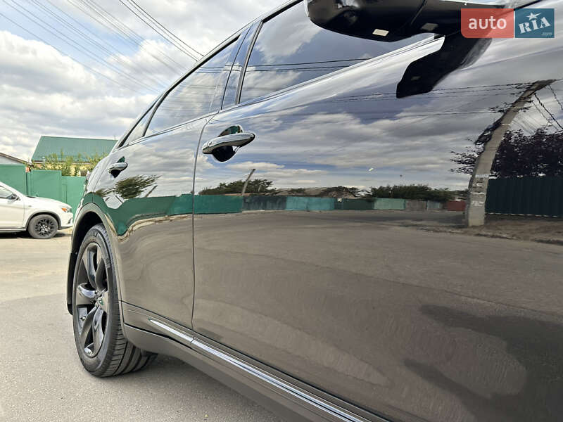 Внедорожник / Кроссовер Infiniti QX70 2013 в Полтаве