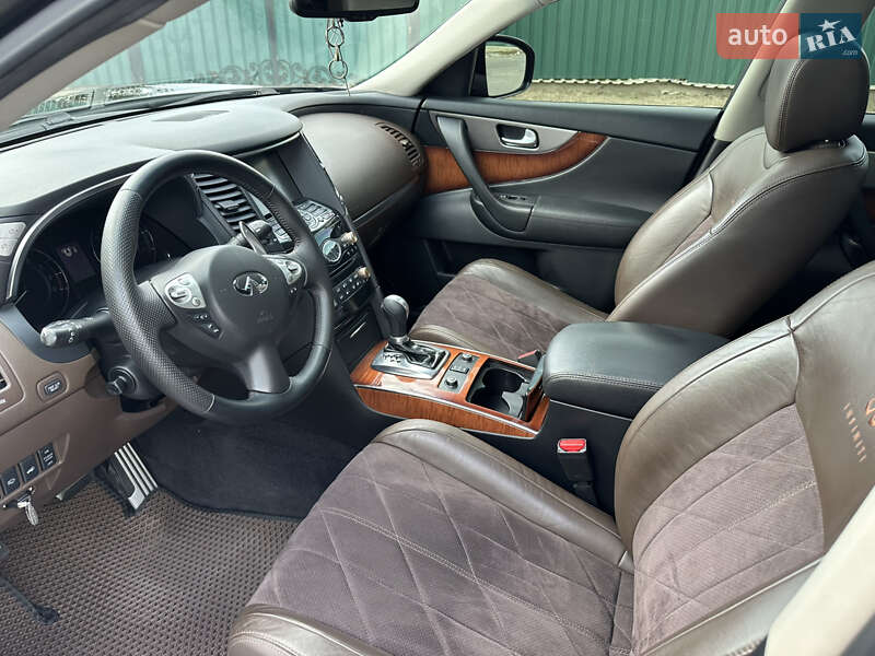 Внедорожник / Кроссовер Infiniti QX70 2013 в Полтаве