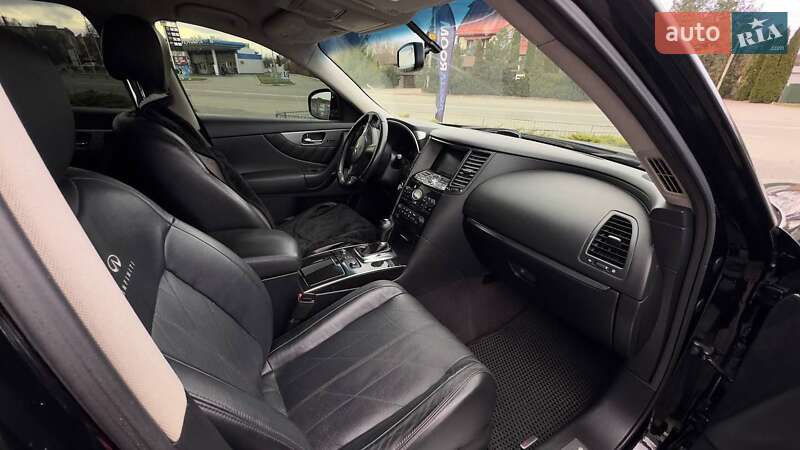 Внедорожник / Кроссовер Infiniti QX70 2013 в Хмельницком