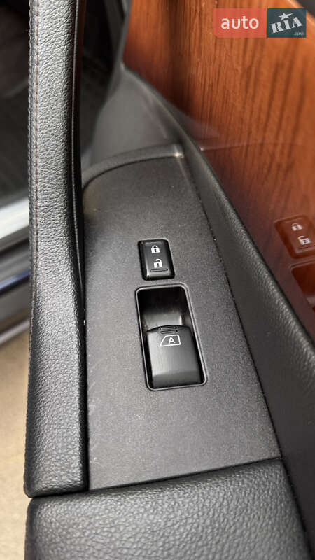 Внедорожник / Кроссовер Infiniti QX70 2016 в Одессе