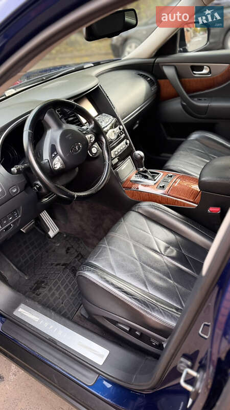 Внедорожник / Кроссовер Infiniti QX70 2016 в Одессе