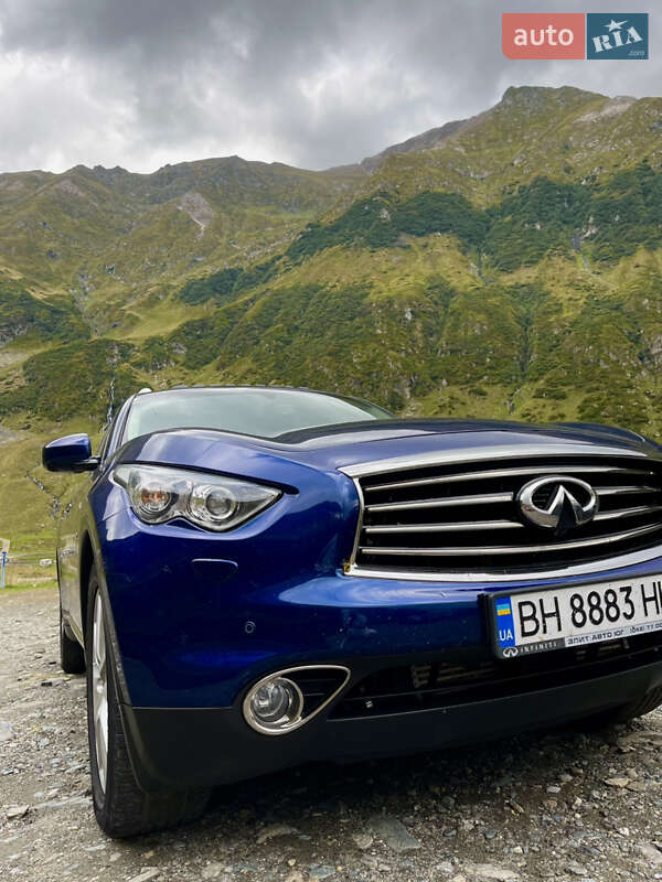 Внедорожник / Кроссовер Infiniti QX70 2016 в Одессе