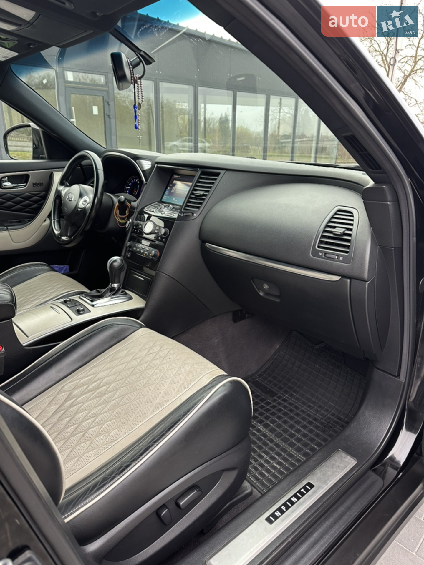 2017 Infiniti QX70 - мініатюра 16
