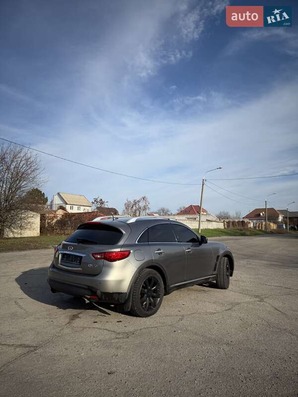 Внедорожник / Кроссовер Infiniti QX70 2013 в Запорожье