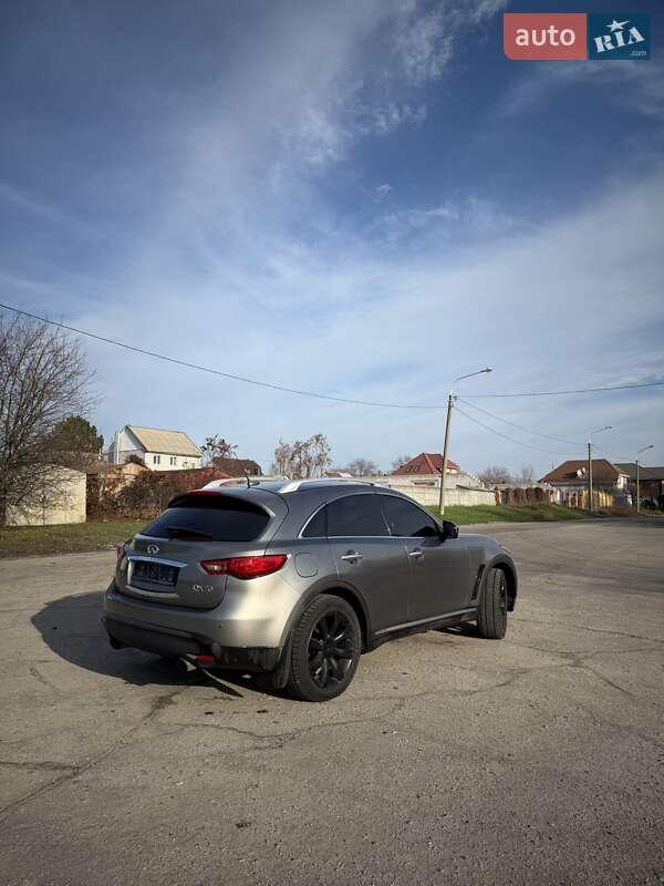 Внедорожник / Кроссовер Infiniti QX70 2013 в Запорожье