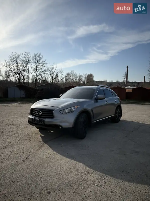 Infiniti QX70 2013