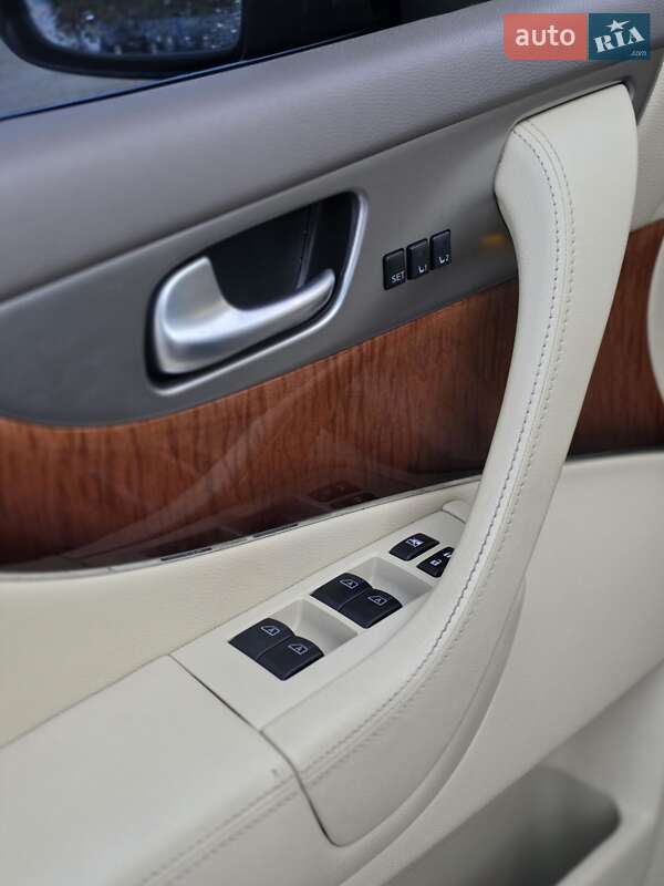 Внедорожник / Кроссовер Infiniti QX70 2017 в Днепре