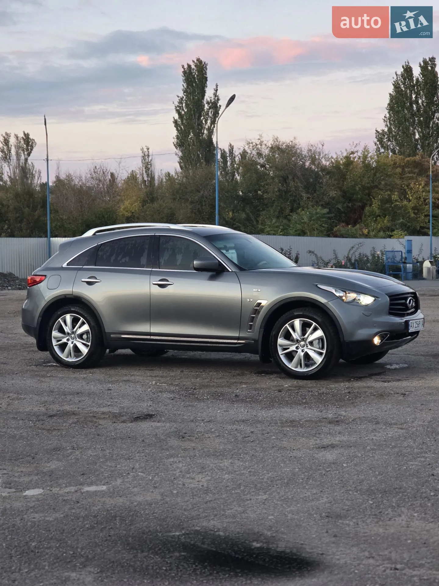 Infiniti QX70 2017 VIN JN1TCNS51U0600427 фото оголошення 16 з 21