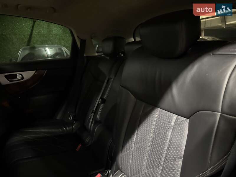Внедорожник / Кроссовер Infiniti QX70 2013 в Киеве