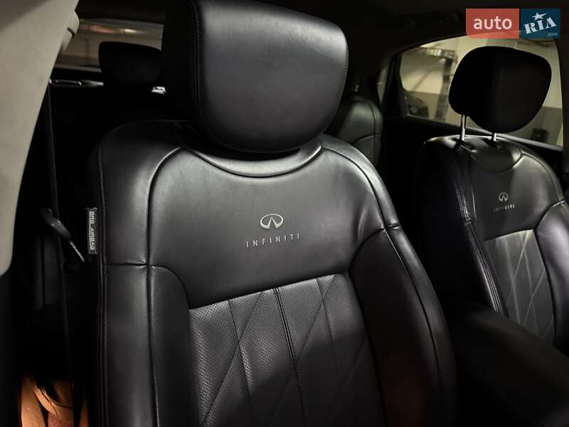 Внедорожник / Кроссовер Infiniti QX70 2013 в Киеве