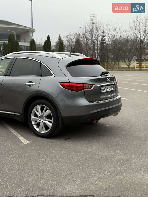 Внедорожник / Кроссовер Infiniti QX70 2015 в Александрие