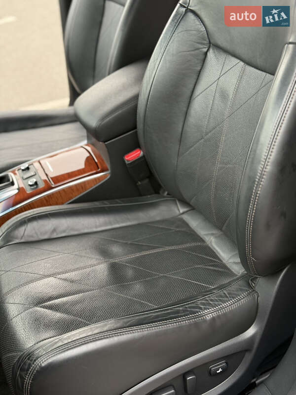 Внедорожник / Кроссовер Infiniti QX70 2015 в Александрие