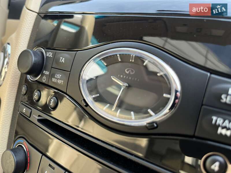 Внедорожник / Кроссовер Infiniti QX70 2016 в Киеве