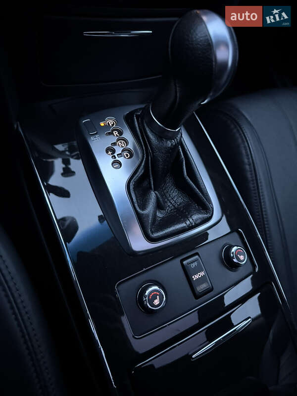 Позашляховик / Кросовер Infiniti QX70 2016 в Києві