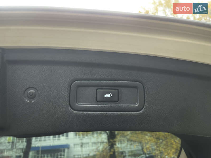 Внедорожник / Кроссовер Infiniti QX70 2015 в Киеве