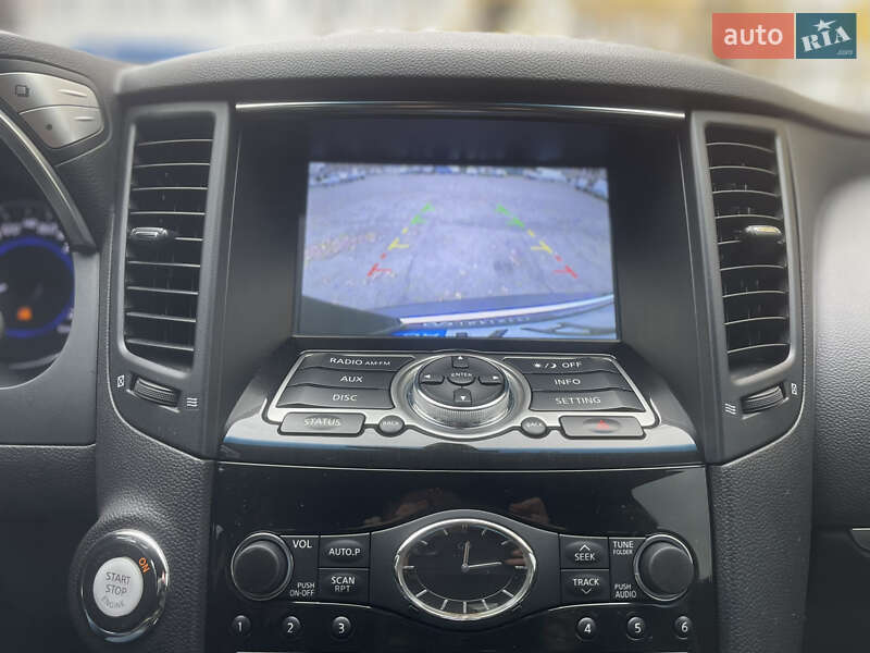 Внедорожник / Кроссовер Infiniti QX70 2015 в Киеве