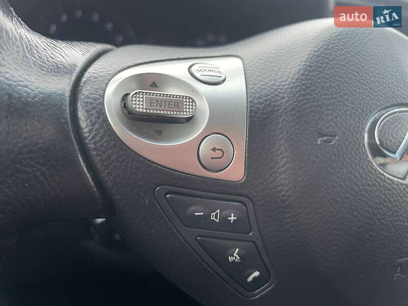 Позашляховик / Кросовер Infiniti QX70 2015 в Києві