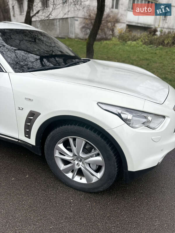 Внедорожник / Кроссовер Infiniti QX70 2016 в Киеве