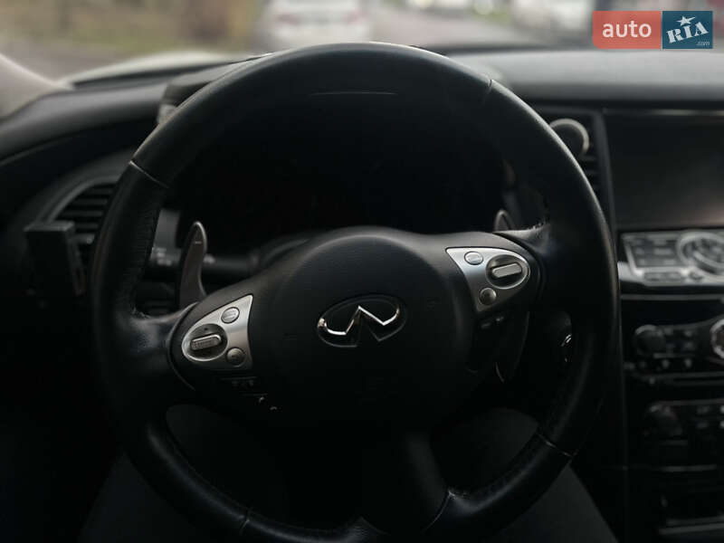 Внедорожник / Кроссовер Infiniti QX70 2016 в Киеве