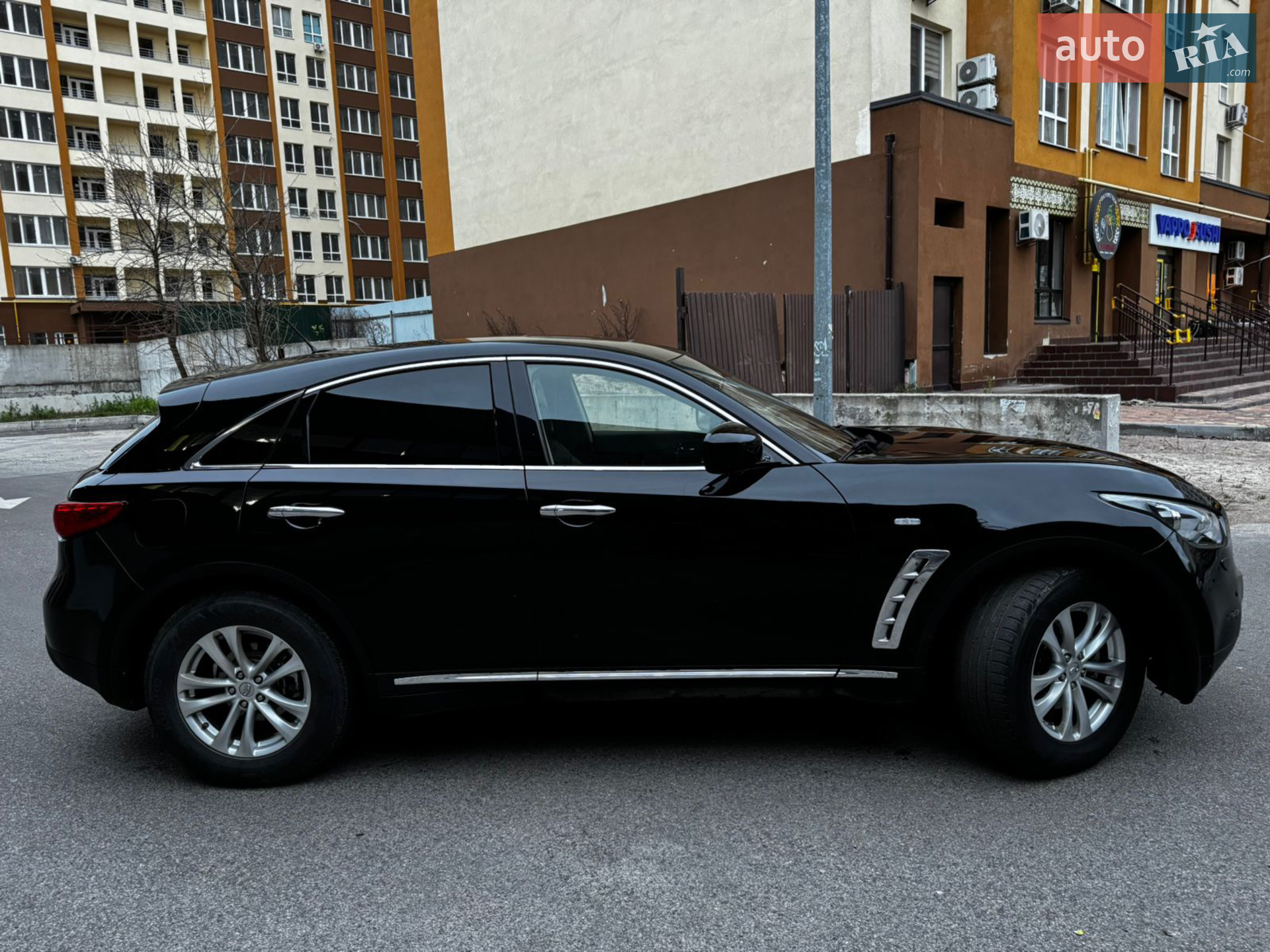 2013 Infiniti QX70 - мініатюра 6