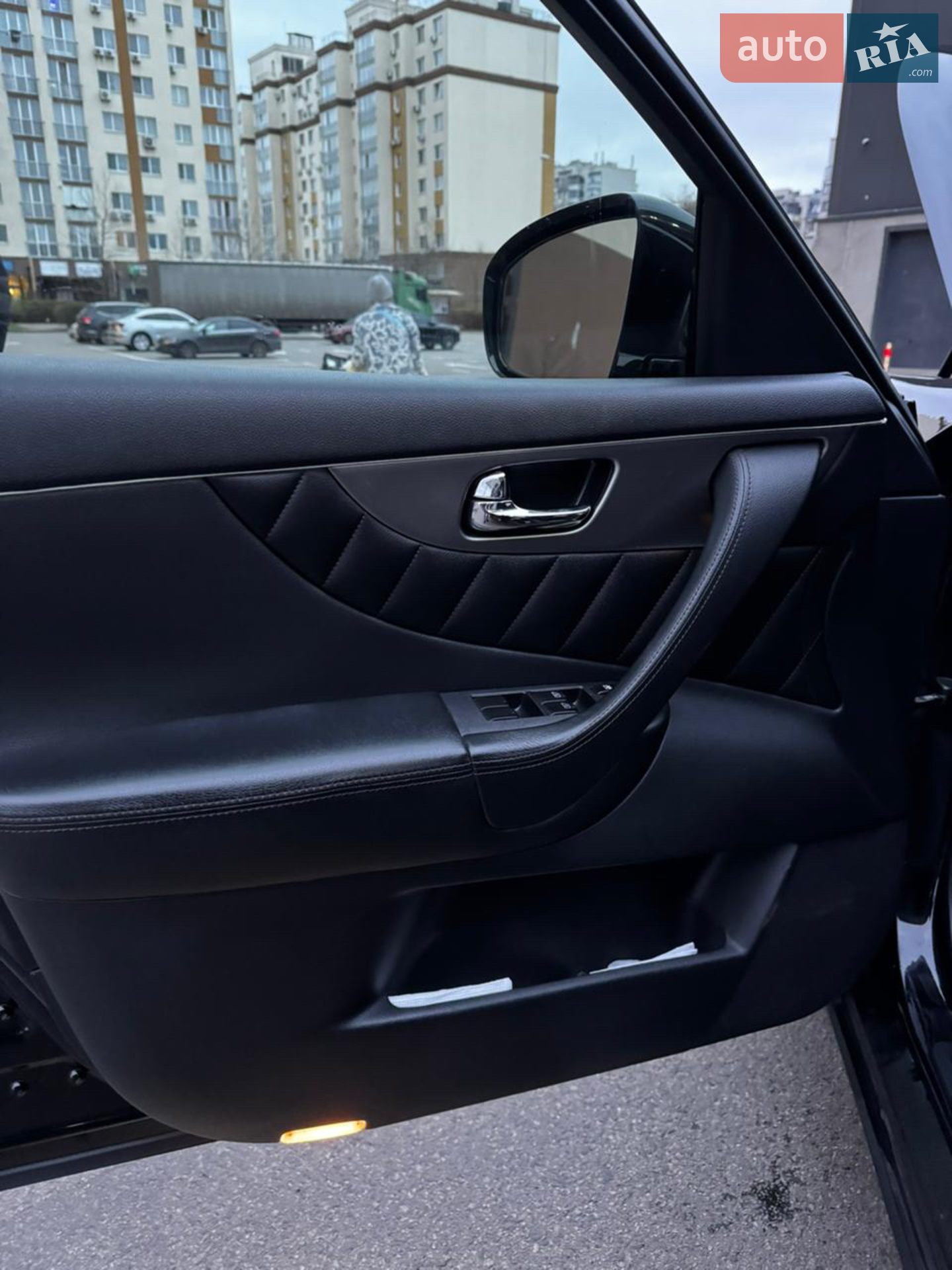 2013 Infiniti QX70 - мініатюра 23