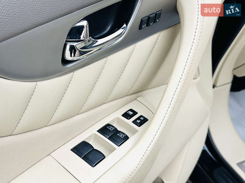 Позашляховик / Кросовер Infiniti QX70 2014 в Білій Церкві
