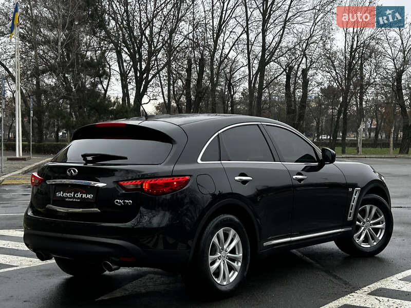 Внедорожник / Кроссовер Infiniti QX70 2016 в Николаеве