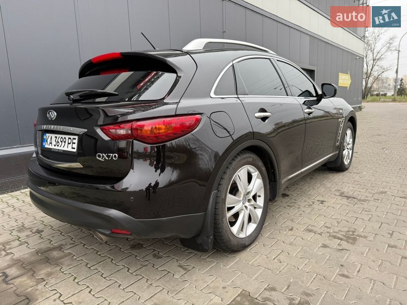 Внедорожник / Кроссовер Infiniti QX70 2014 в Киеве