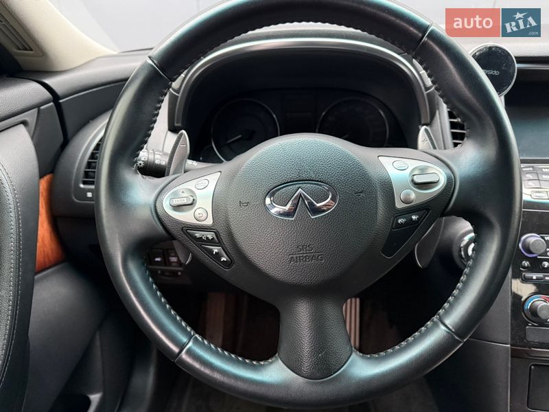 Внедорожник / Кроссовер Infiniti QX70 2014 в Киеве