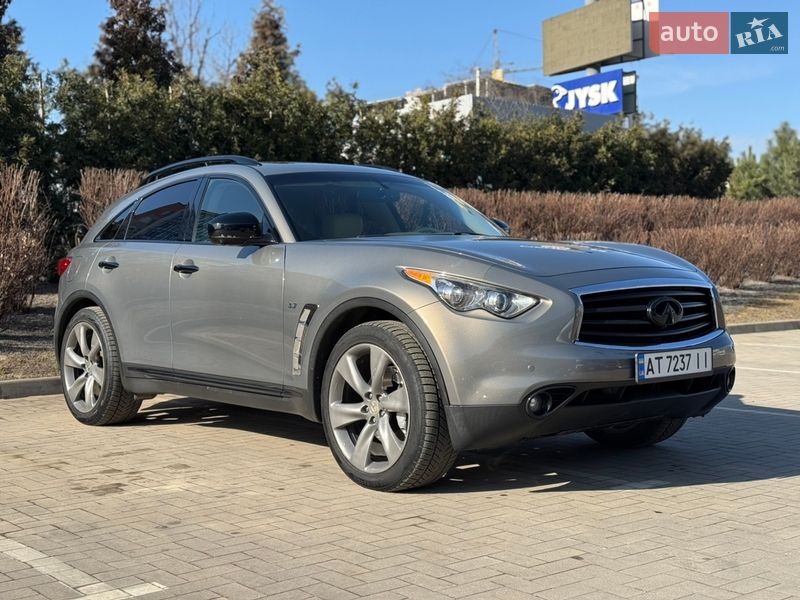 Infiniti QX70 2014
