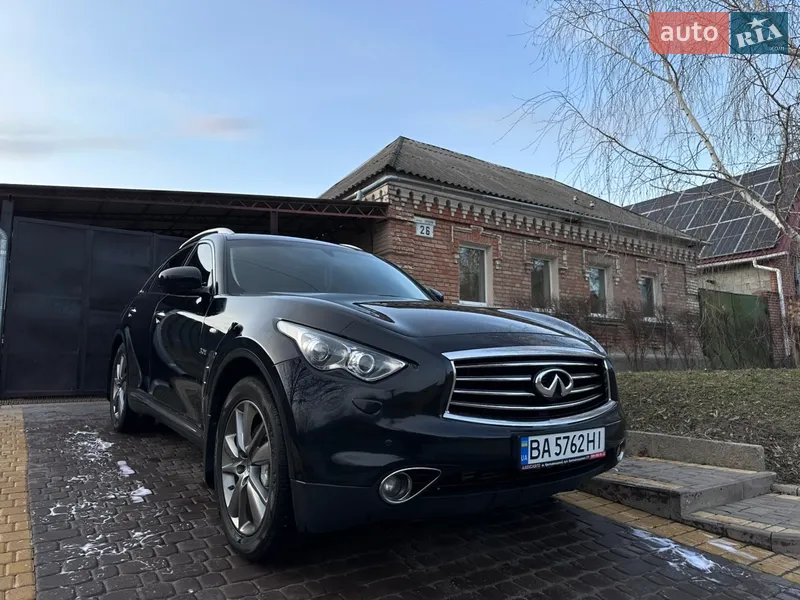 Infiniti QX70 2013