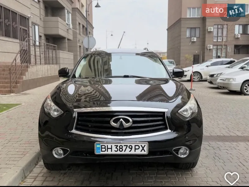 Infiniti QX70 2013