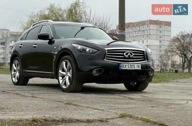 Внедорожник / Кроссовер Infiniti QX70 2015 в Нетешине