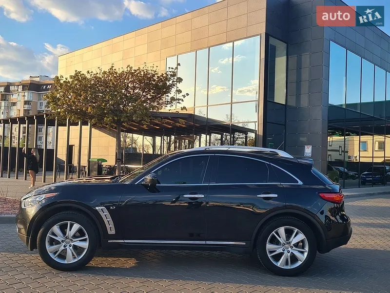 Infiniti QX70 2014