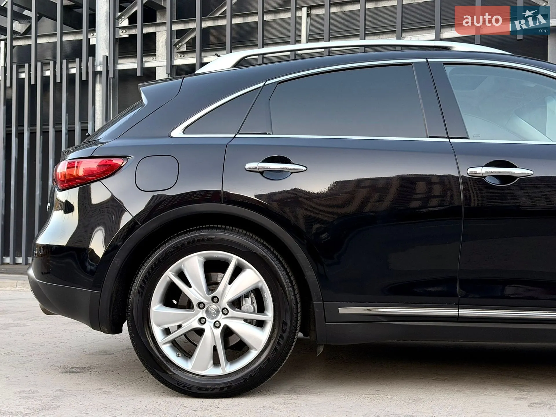 2013 Infiniti QX70 - мініатюра 16