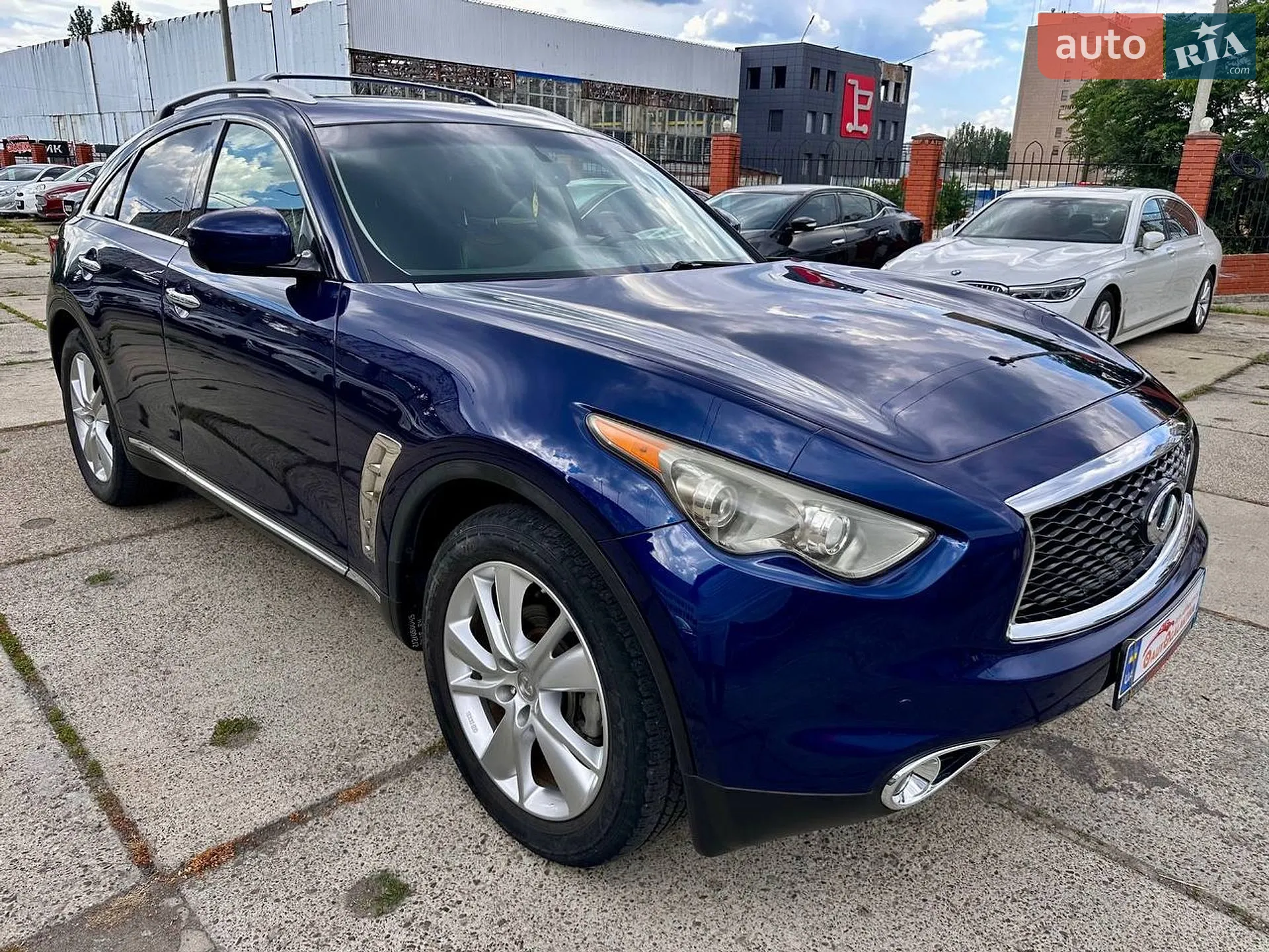 2015 Infiniti QX70 - мініатюра 2