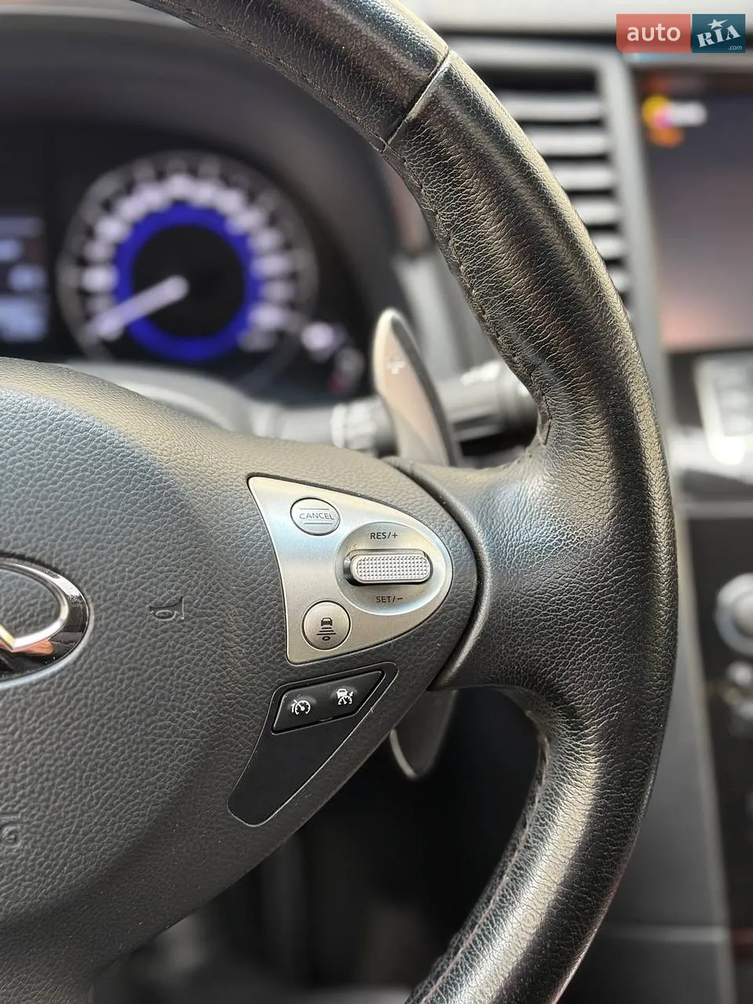 2016 Infiniti QX70 - мініатюра 2