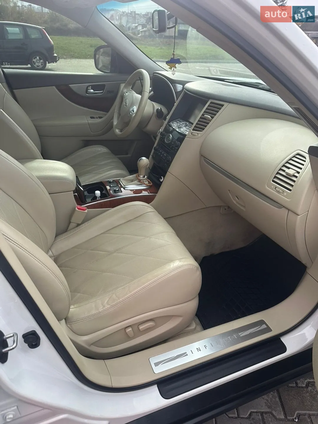 2013 Infiniti QX70 - мініатюра 11