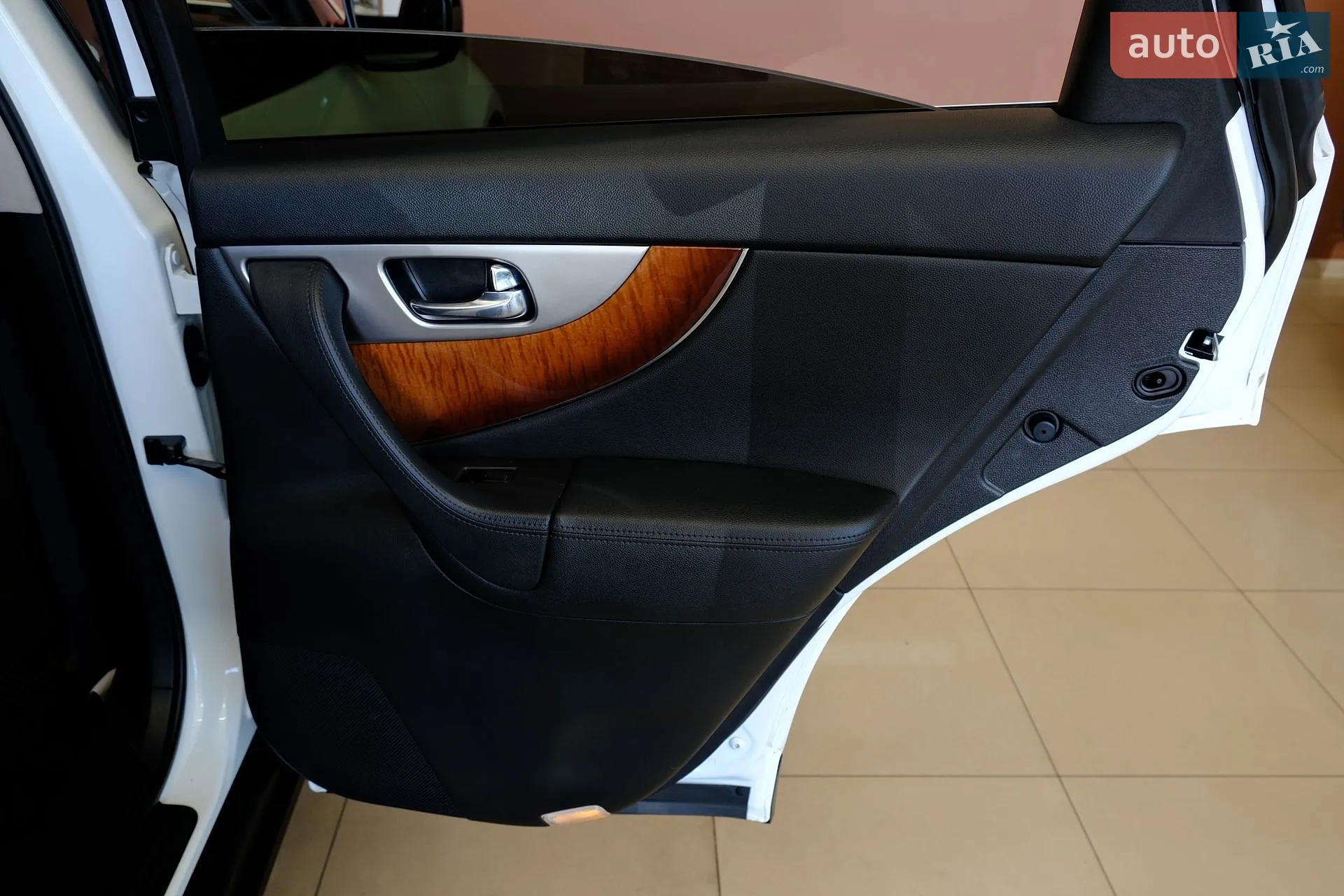 2016 Infiniti QX70 - мініатюра 39
